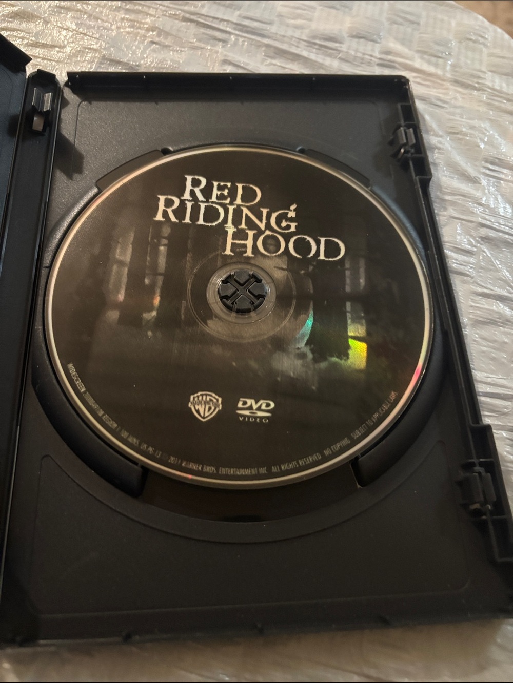 Red Riding Hood (DVD) - Red - Picture 2 of 7